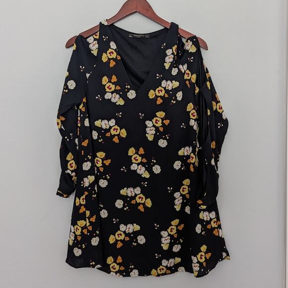 Women's ZARA Bow Peekaboo Lace Up Sleeve Black Floral Mini Dress XS Fall - Picture 2 of 7